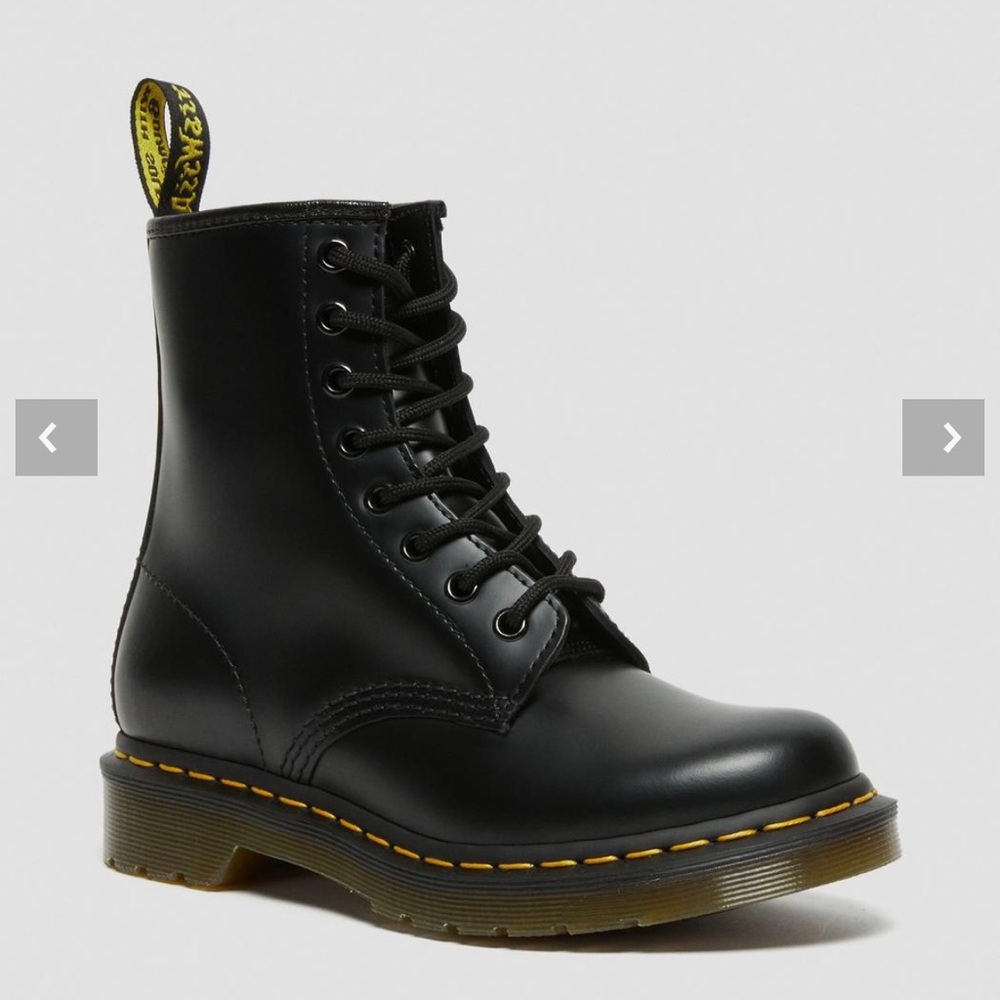 1460 WOMEN'S SMOOTH LEATHER LACE UP BOOTS